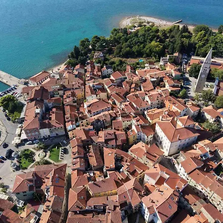 Terra Navis Izola-parking Included 700m Apartamento Izola